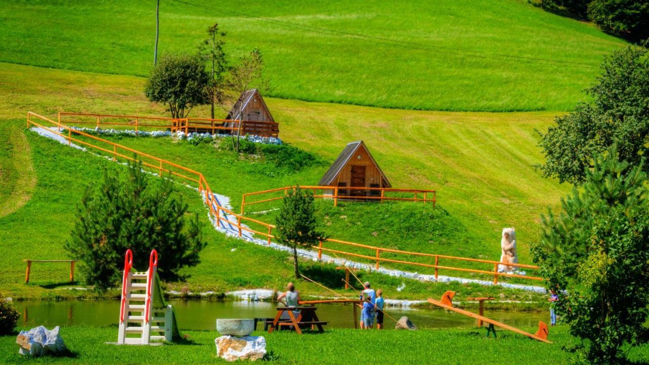 Glamping Vrhovc Hotel Zelezniki Kültér fotó