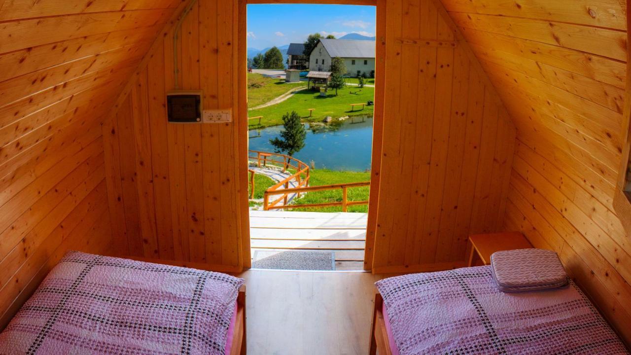 Glamping Vrhovc Hotel Zelezniki Kültér fotó