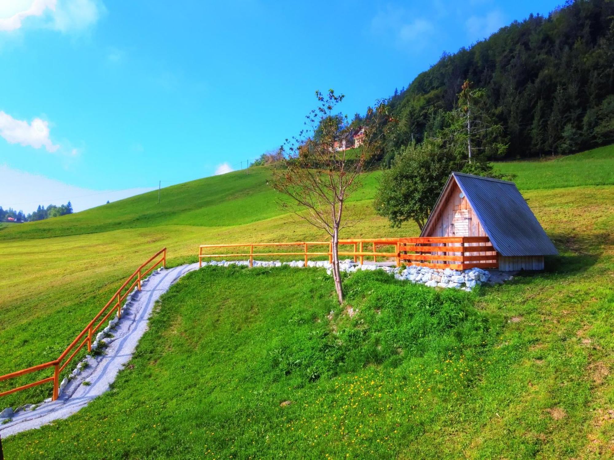 Glamping Vrhovc Hotel Zelezniki Kültér fotó